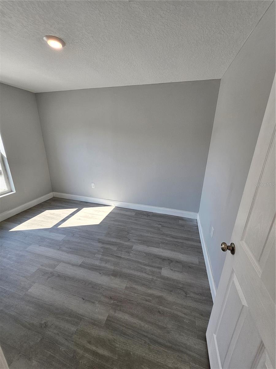 Image 3 of 7 For 1007 Tangerine Street