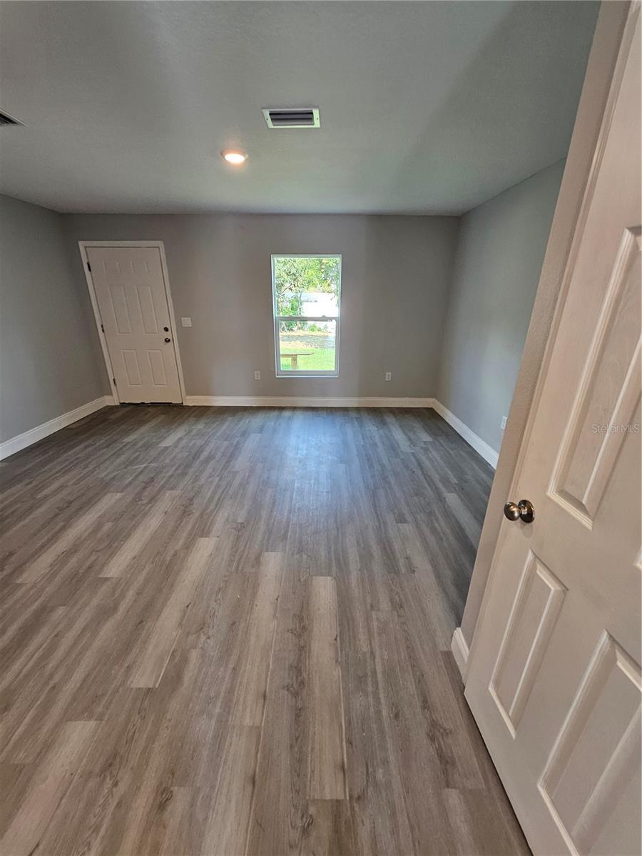 Image 4 of 7 For 1007 Tangerine Street