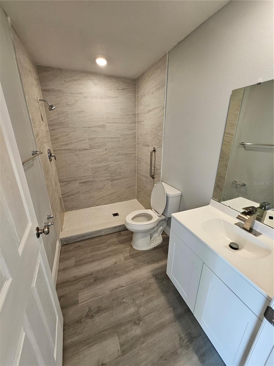 Image 5 of 7 For 1007 Tangerine Street