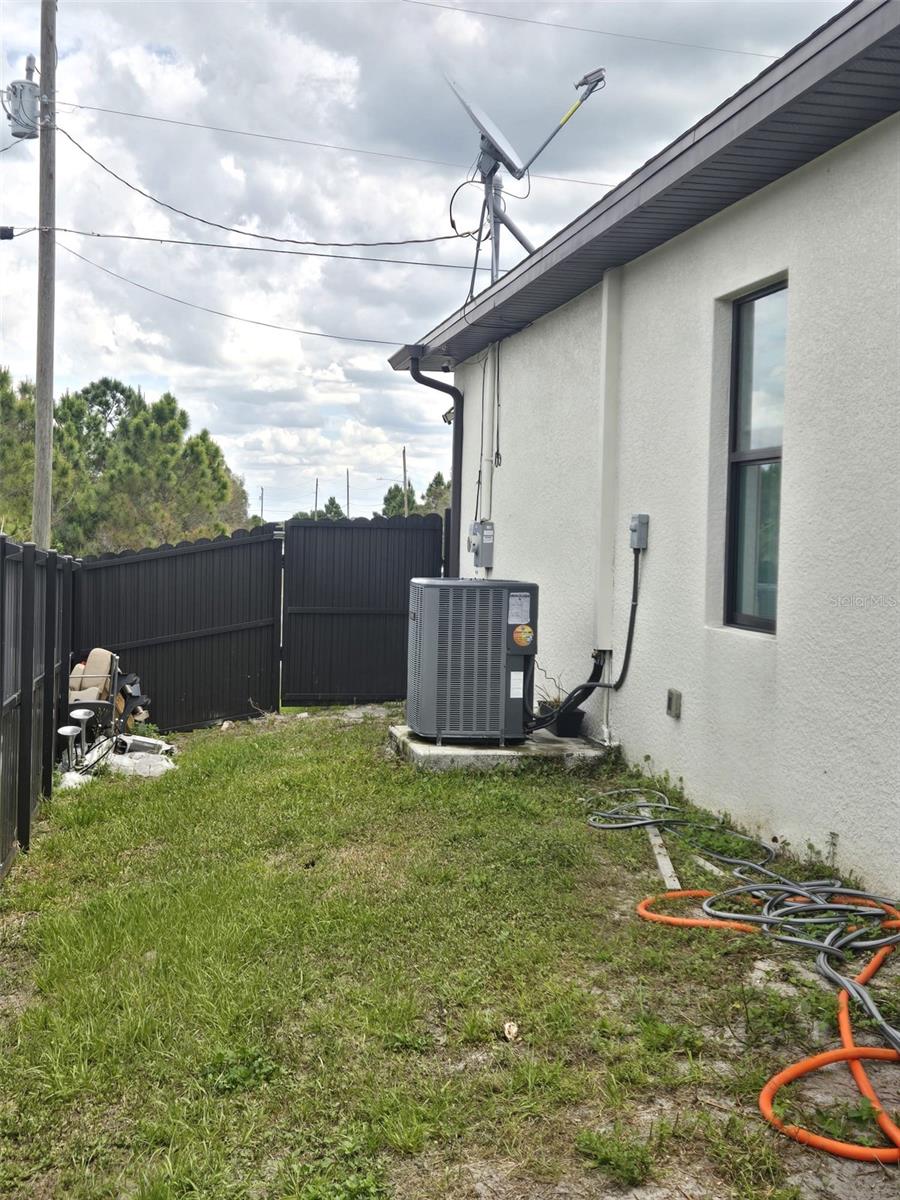 Image 17 of 25 For 1156 Helen Avenue S