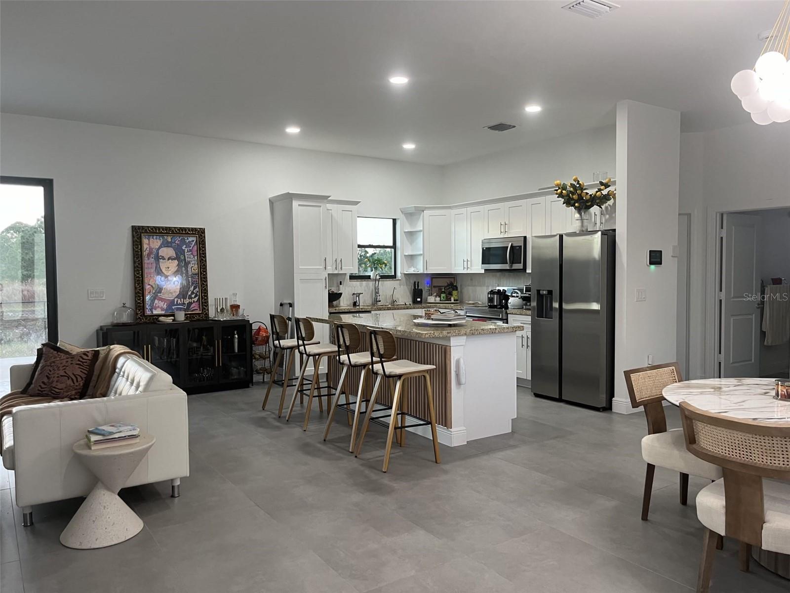 Image 3 of 25 For 1156 Helen Avenue S