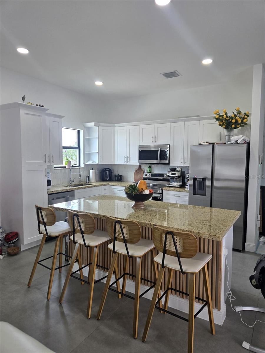 Image 9 of 25 For 1156 Helen Avenue S