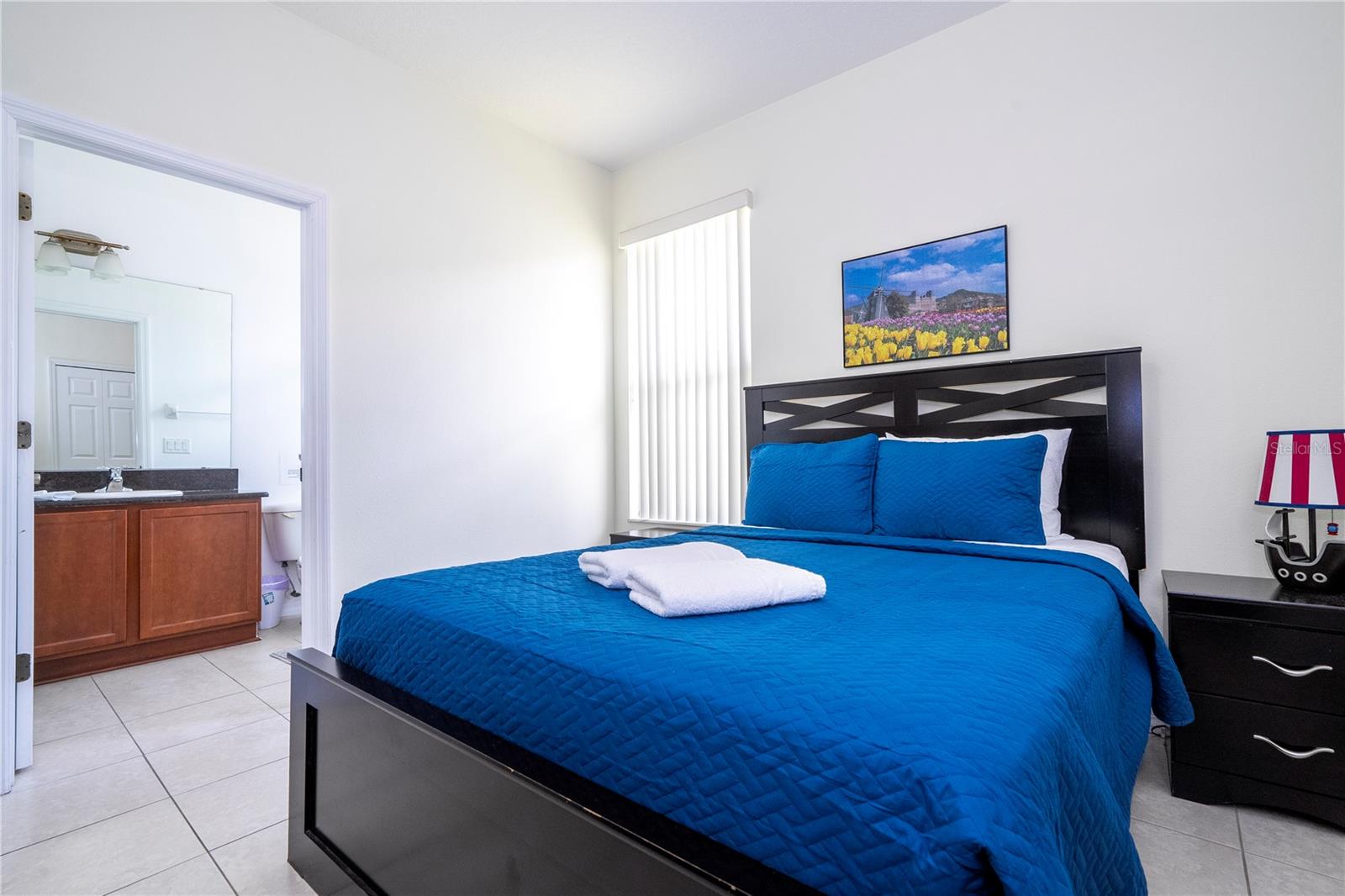 Image 11 of 24 For 4724 Blue Diamond Street