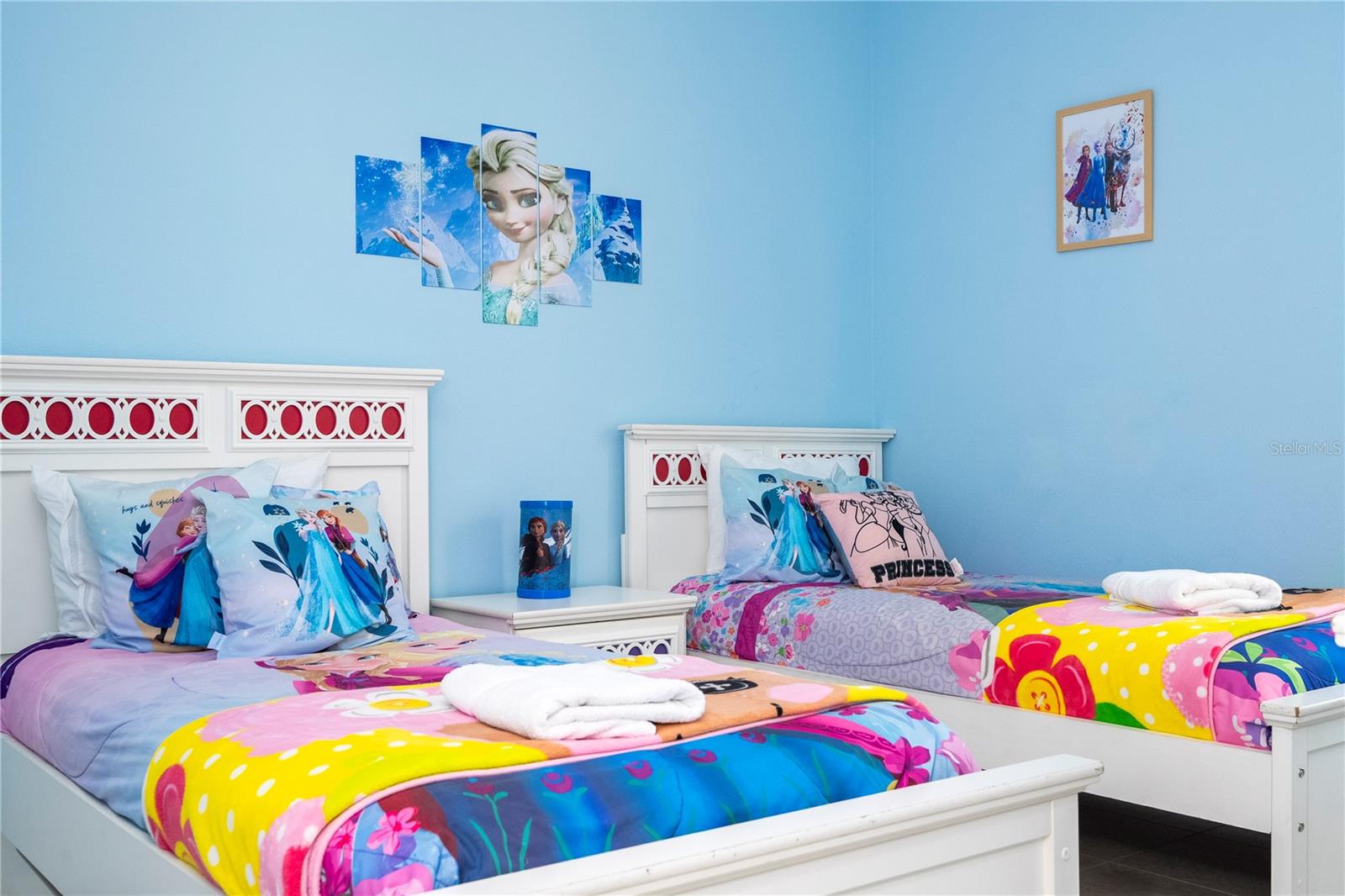 Image 8 of 24 For 4724 Blue Diamond Street