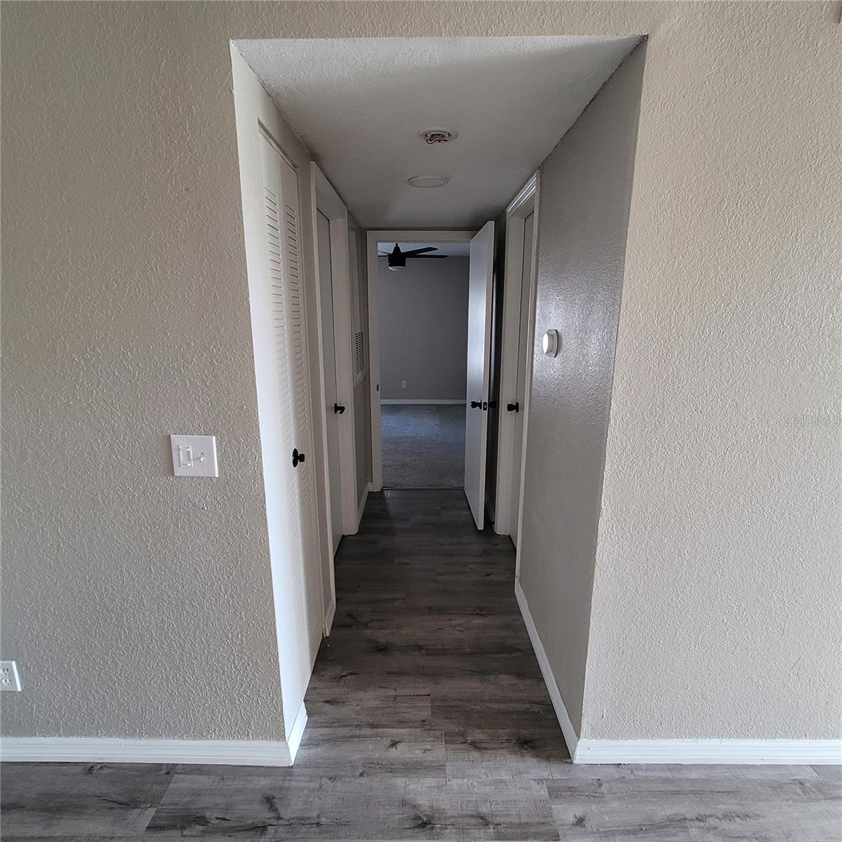 Image 10 of 21 For 5160 Conroy Road 1422