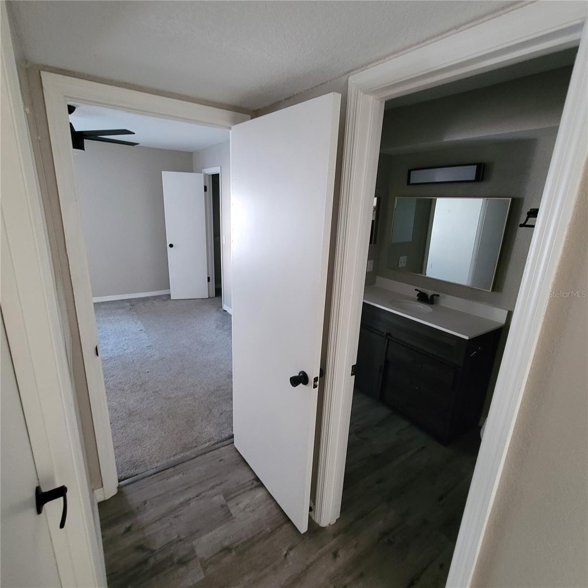 Image 11 of 21 For 5160 Conroy Road 1422