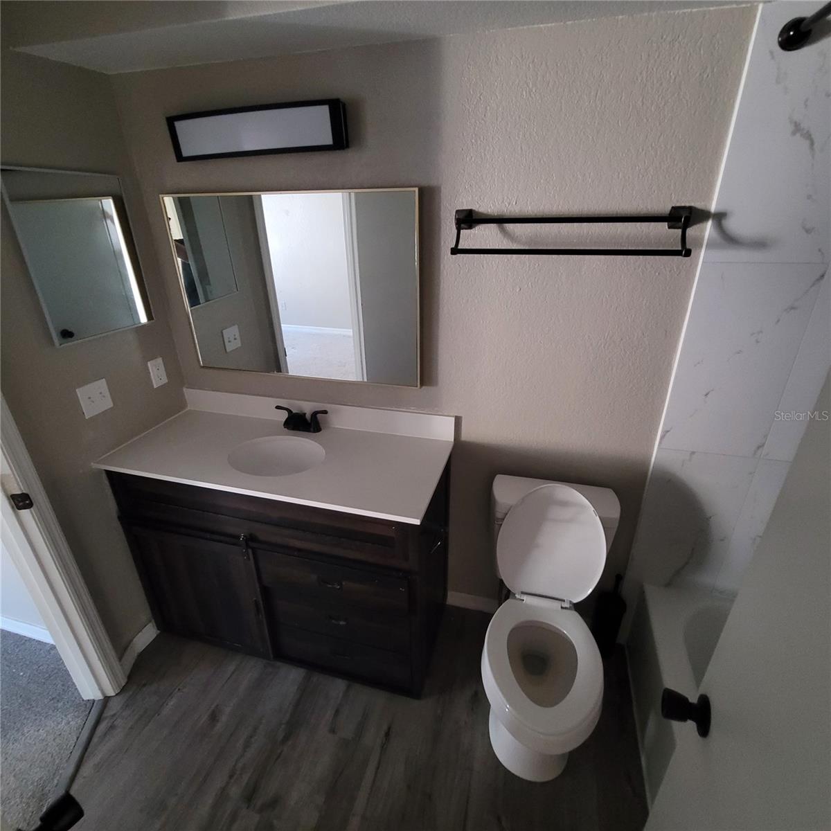 Image 12 of 21 For 5160 Conroy Road 1422