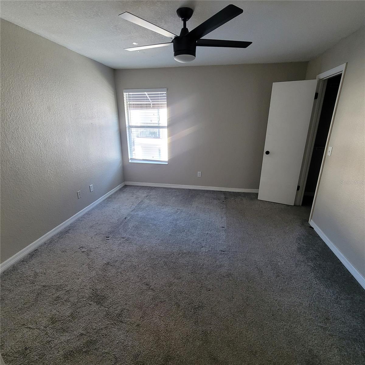 Image 13 of 21 For 5160 Conroy Road 1422