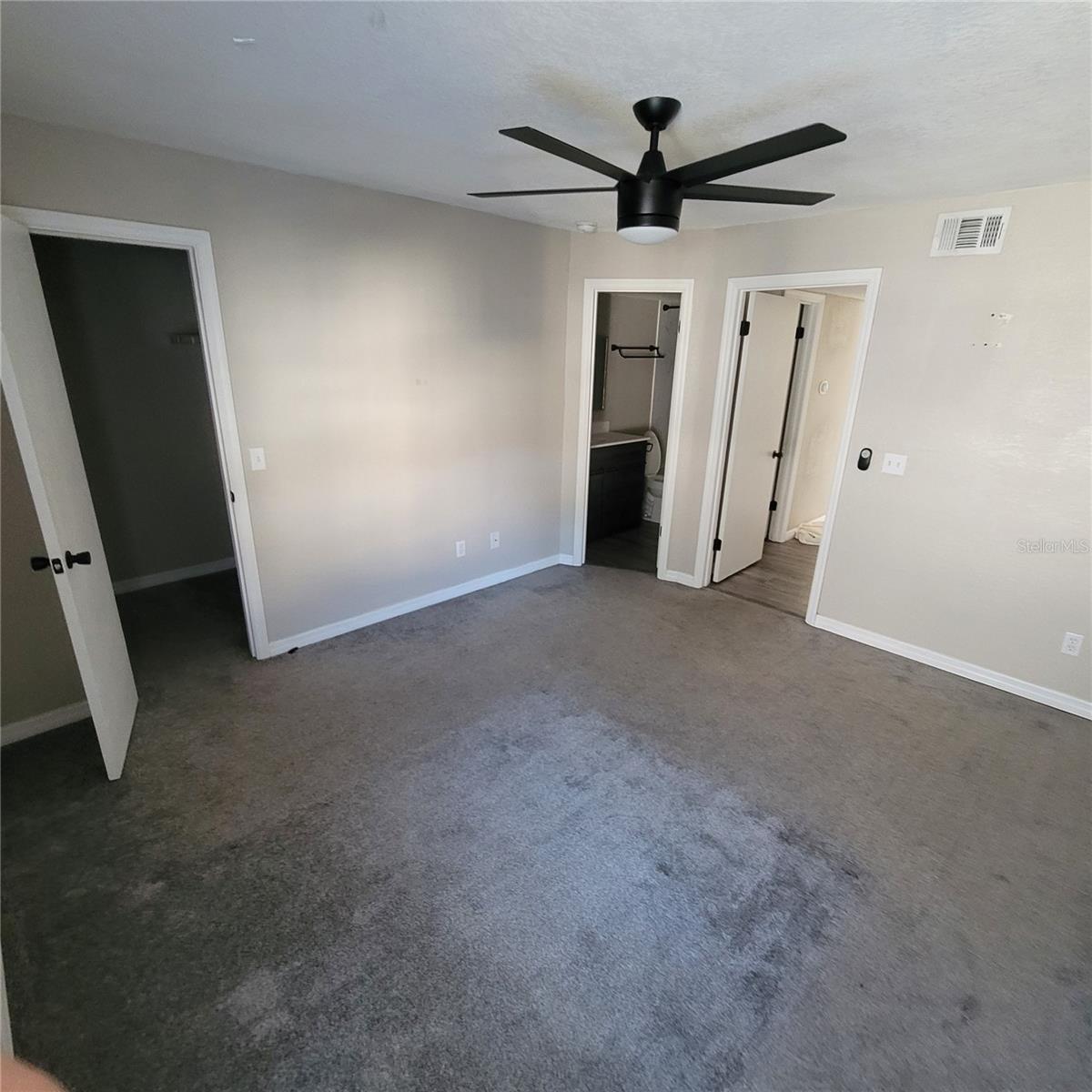 Image 16 of 21 For 5160 Conroy Road 1422