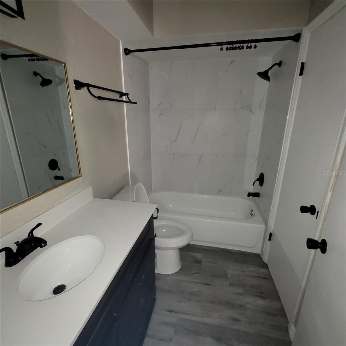 Image 17 of 21 For 5160 Conroy Road 1422