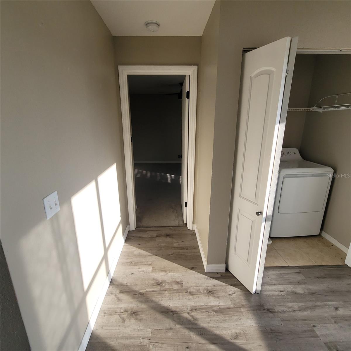 Image 19 of 21 For 5160 Conroy Road 1422