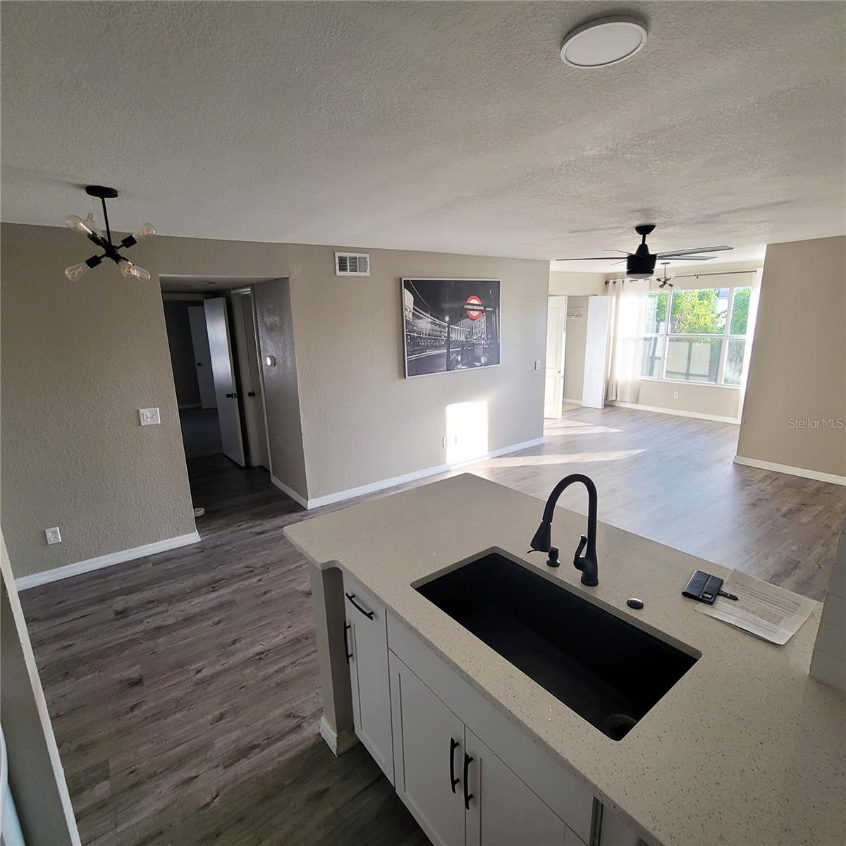 Image 5 of 21 For 5160 Conroy Road 1422