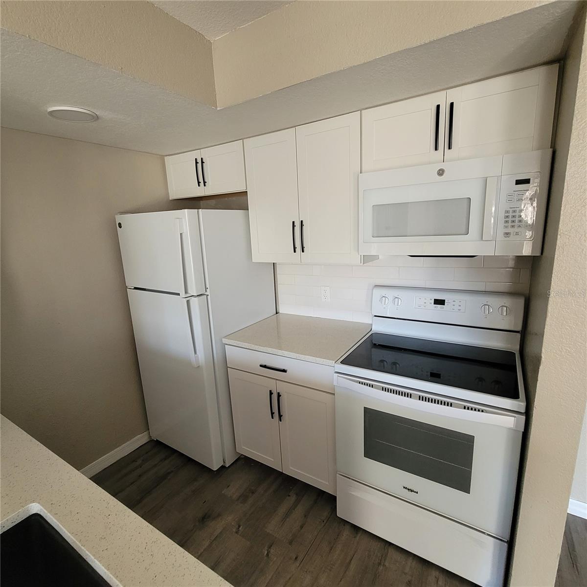 Image 7 of 21 For 5160 Conroy Road 1422