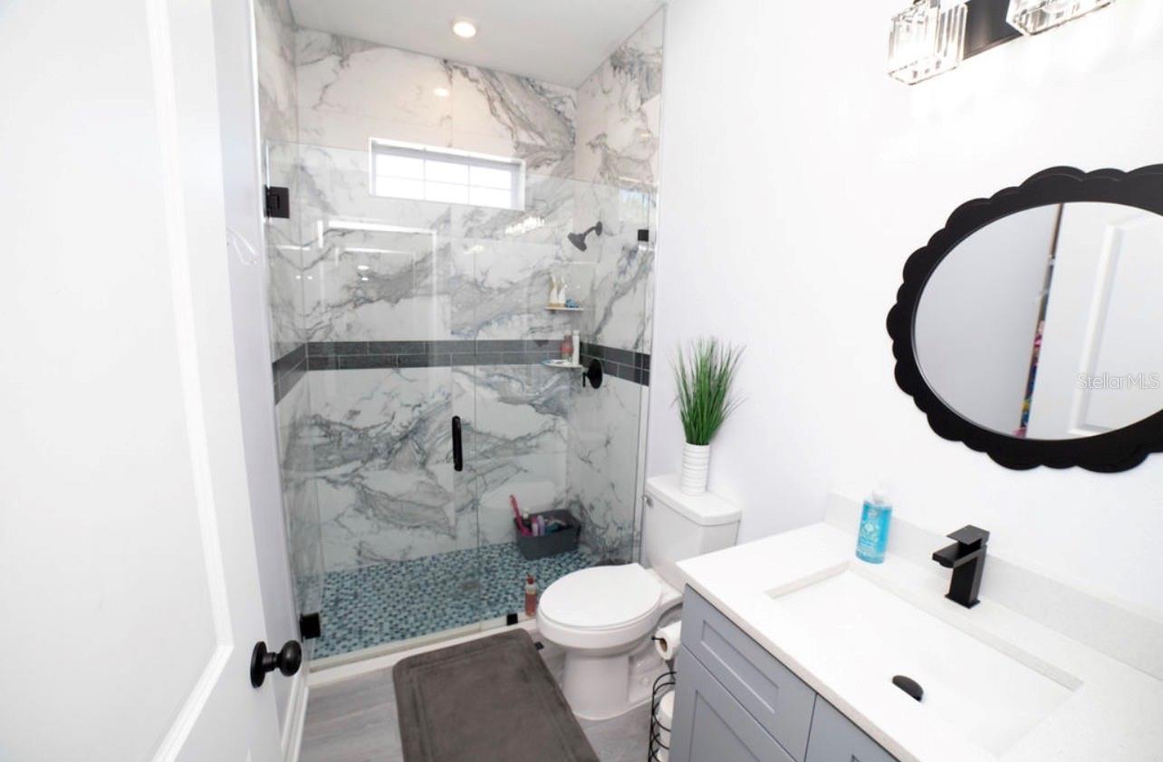 Image 18 of 27 For 842 Wildabon Avenue