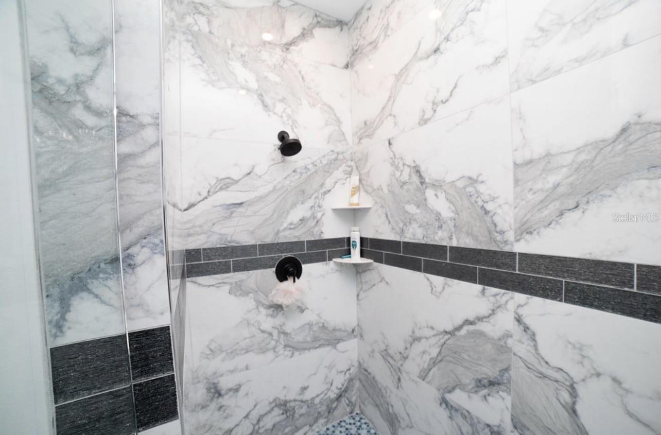 Image 19 of 27 For 842 Wildabon Avenue