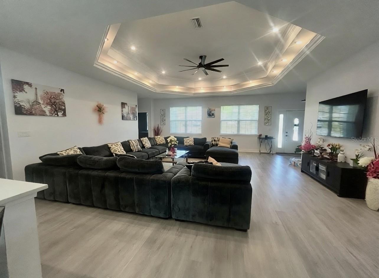 Image 7 of 27 For 842 Wildabon Avenue