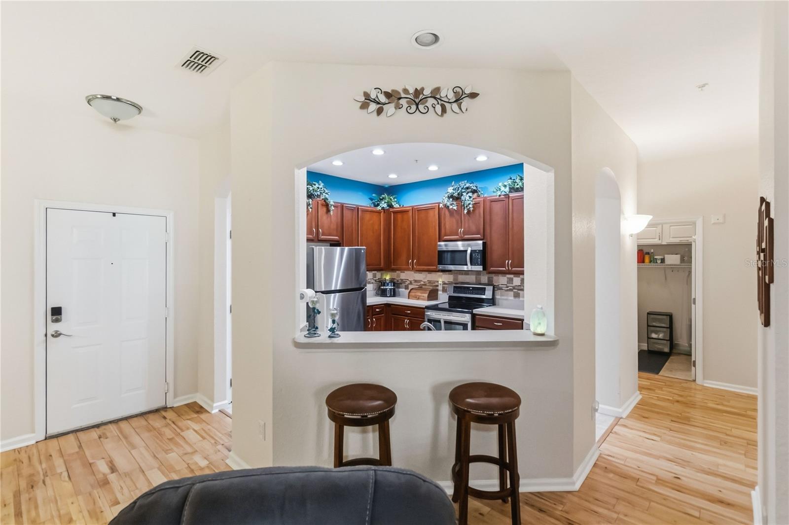 Image 12 of 29 For 3001 Laurel Park Lane 106