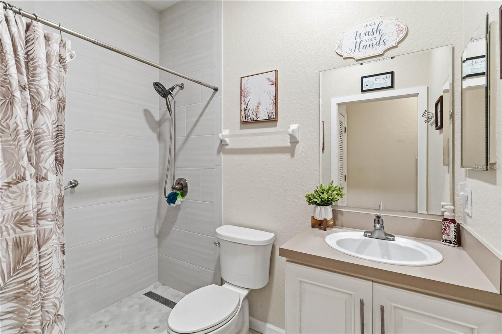 Image 16 of 29 For 3001 Laurel Park Lane 106