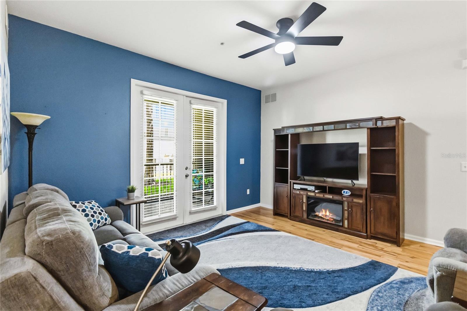 Image 6 of 29 For 3001 Laurel Park Lane 106