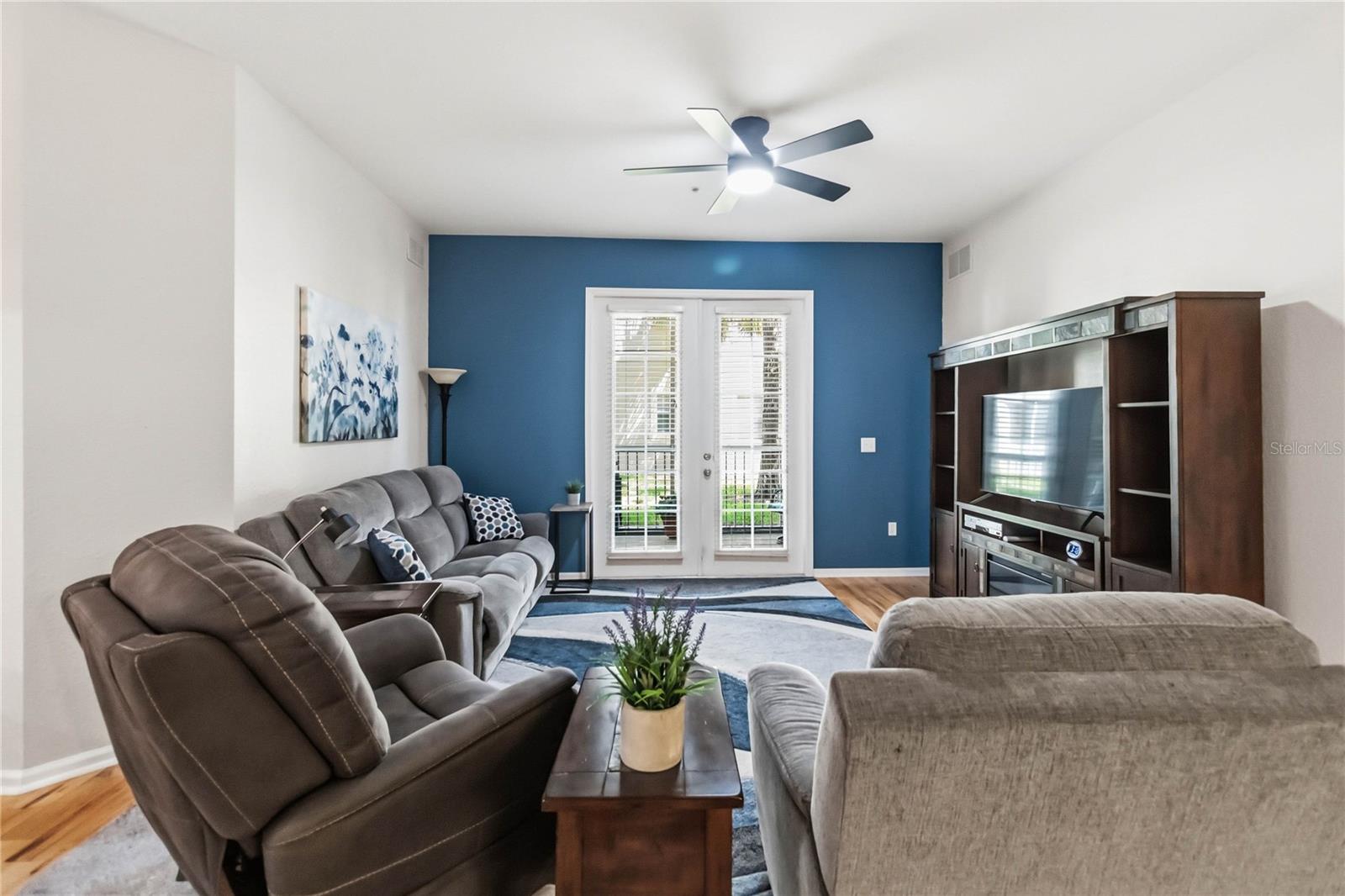 Image 9 of 29 For 3001 Laurel Park Lane 106