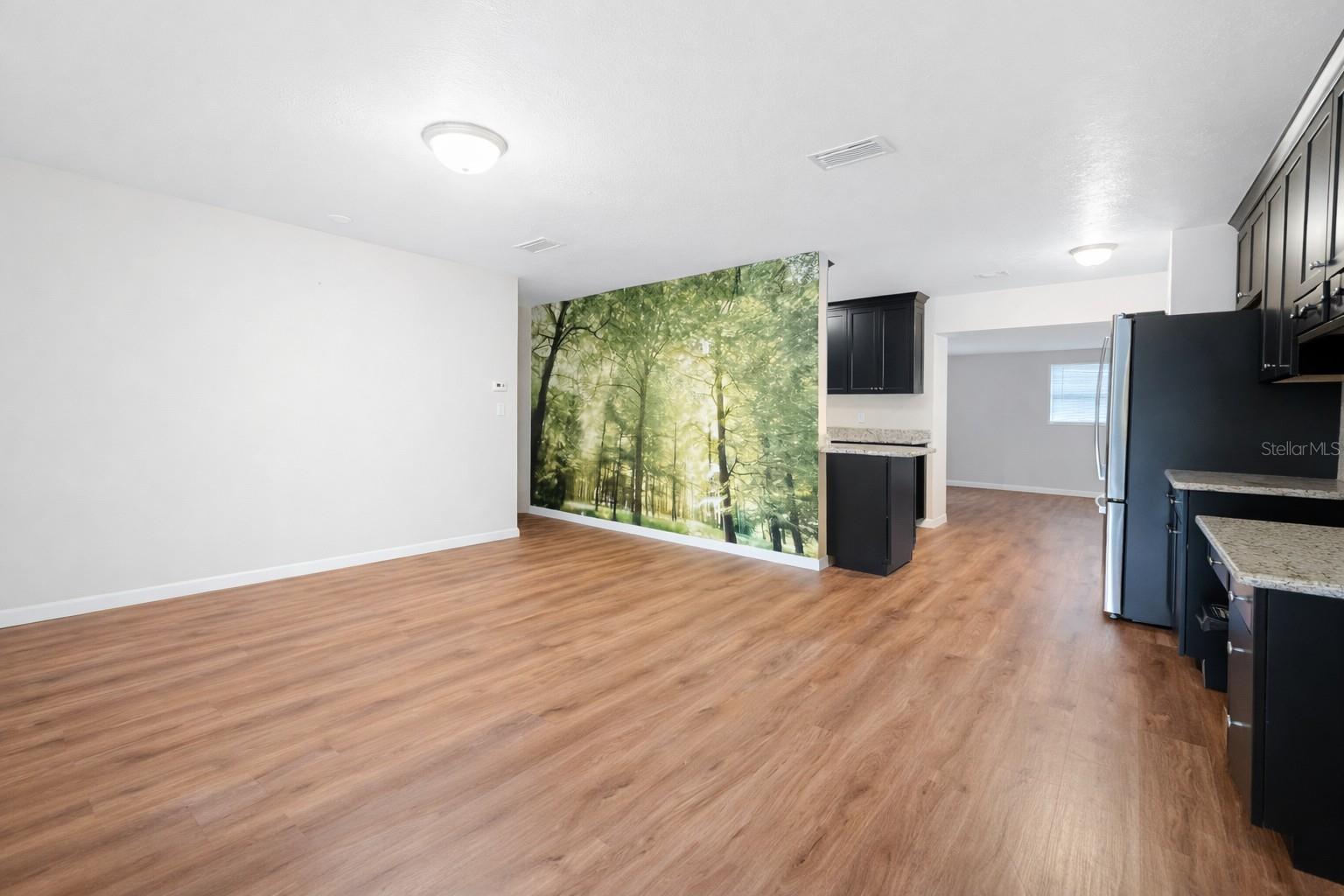 Image 6 of 11 For 7006 Valiant Court