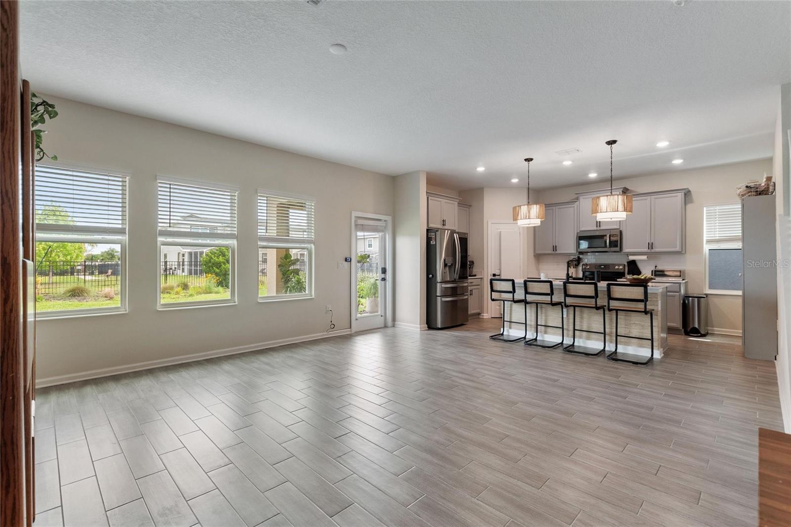 Image 11 of 66 For 8995 Fluffy Lie Court