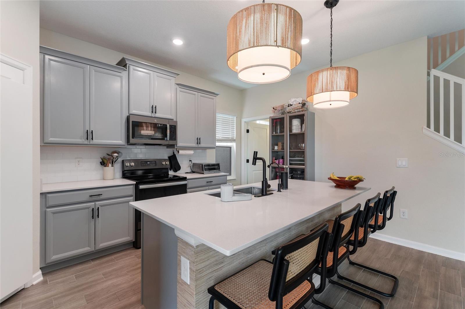 Image 15 of 66 For 8995 Fluffy Lie Court