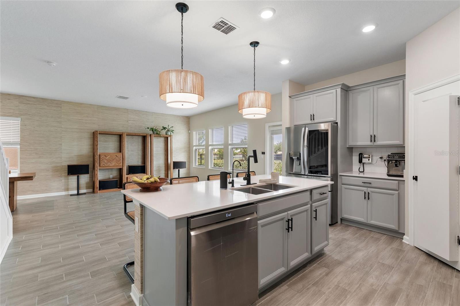 Image 16 of 66 For 8995 Fluffy Lie Court