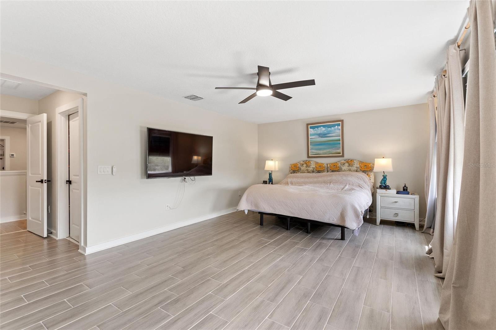 Image 20 of 66 For 8995 Fluffy Lie Court