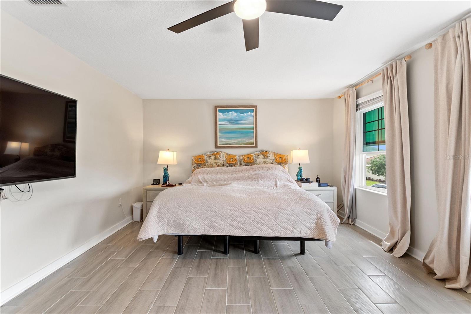 Image 21 of 66 For 8995 Fluffy Lie Court