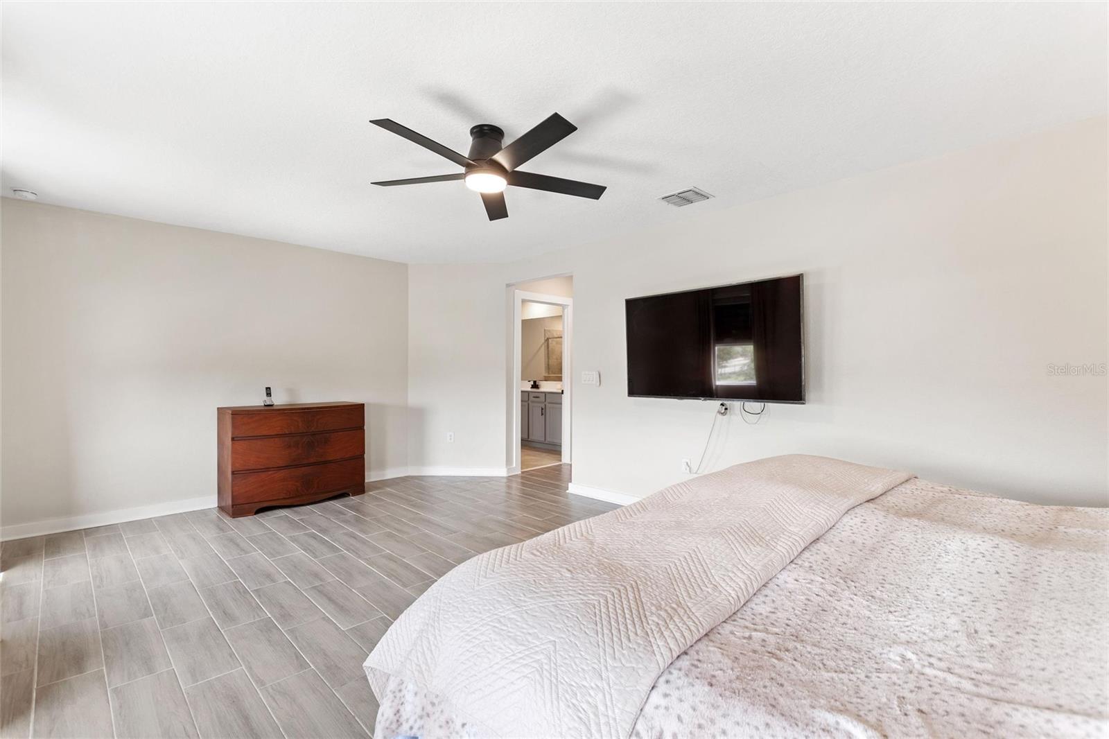 Image 22 of 66 For 8995 Fluffy Lie Court