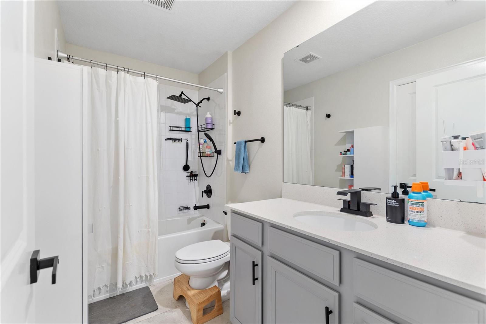 Image 27 of 66 For 8995 Fluffy Lie Court