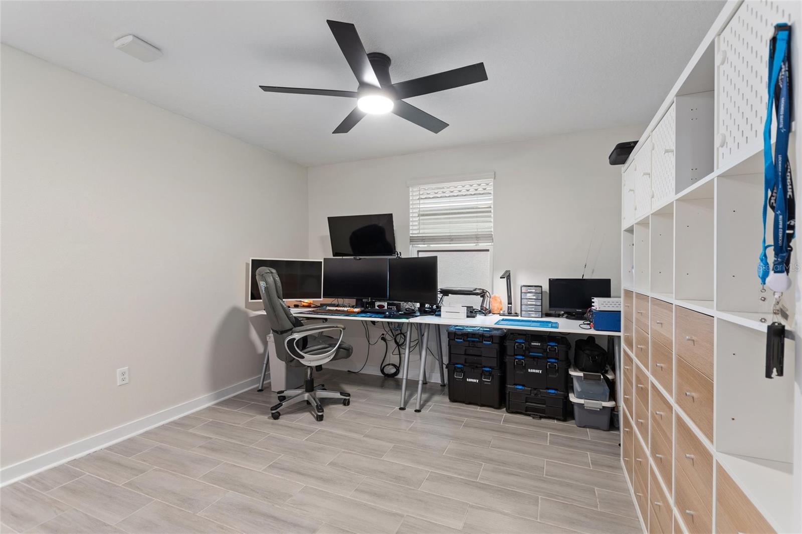 Image 32 of 66 For 8995 Fluffy Lie Court