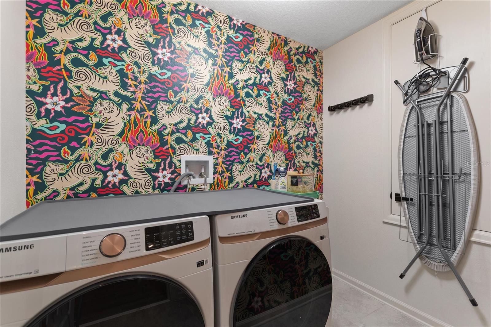 Image 34 of 66 For 8995 Fluffy Lie Court