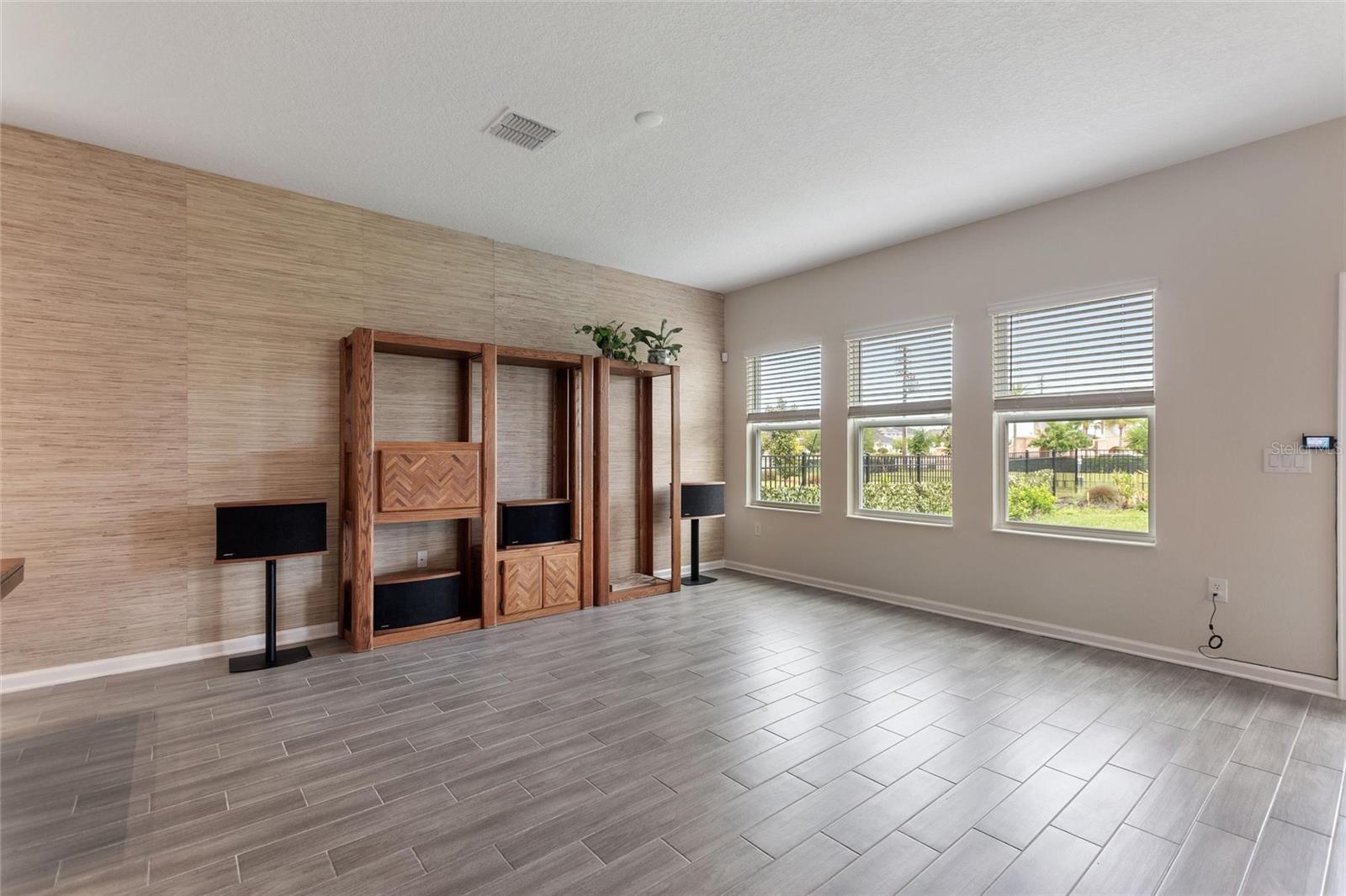 Image 9 of 66 For 8995 Fluffy Lie Court