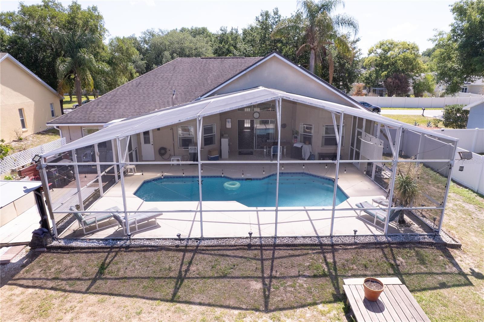 Image 18 of 21 For 566 Montana Avenue