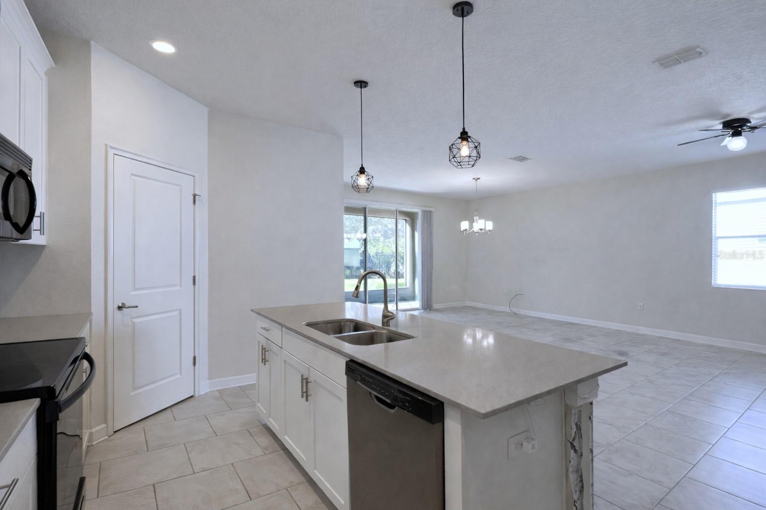 Image 9 of 29 For 3943 Cortland Drive