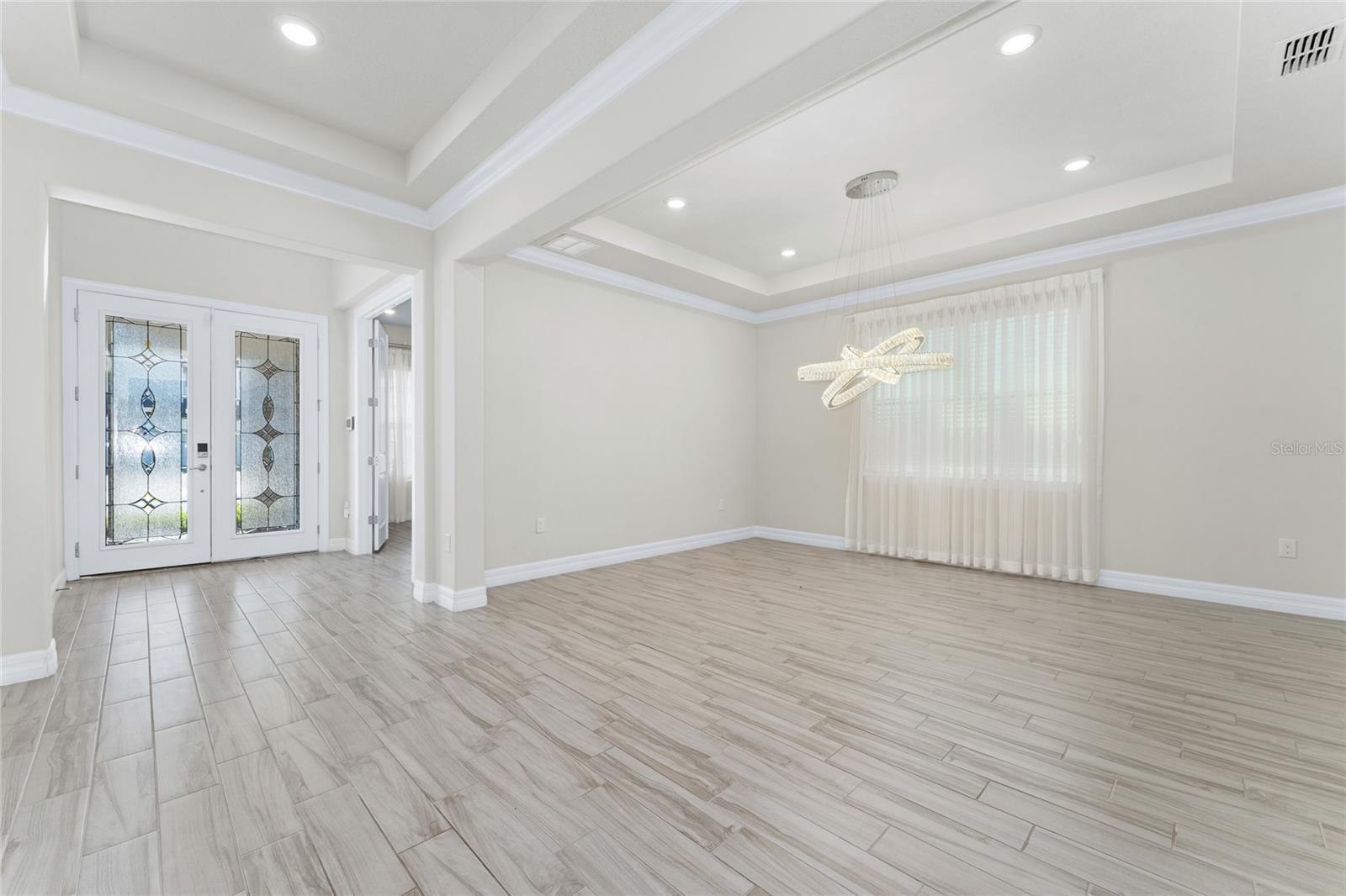 Image 14 of 56 For 9242 Hanging Vine Court