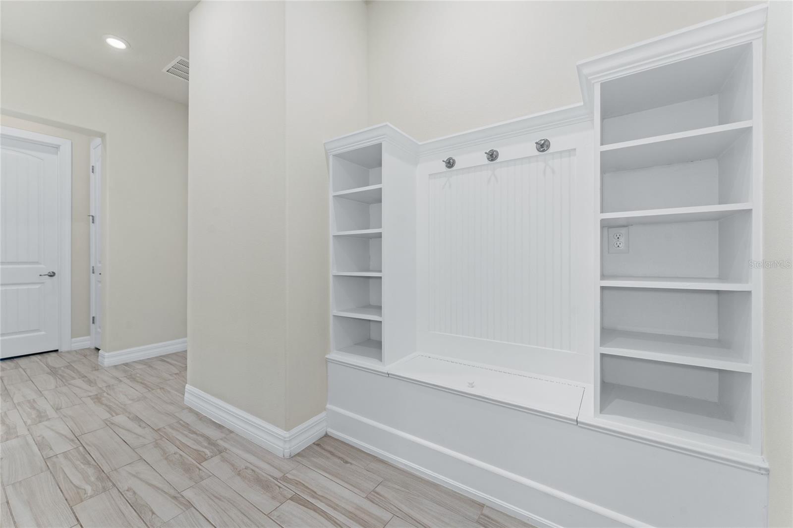 Image 28 of 56 For 9242 Hanging Vine Court