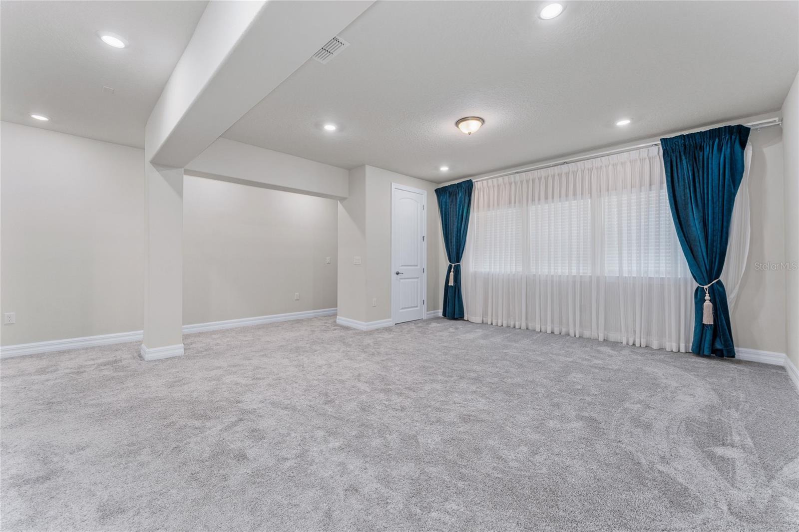 Image 33 of 56 For 9242 Hanging Vine Court