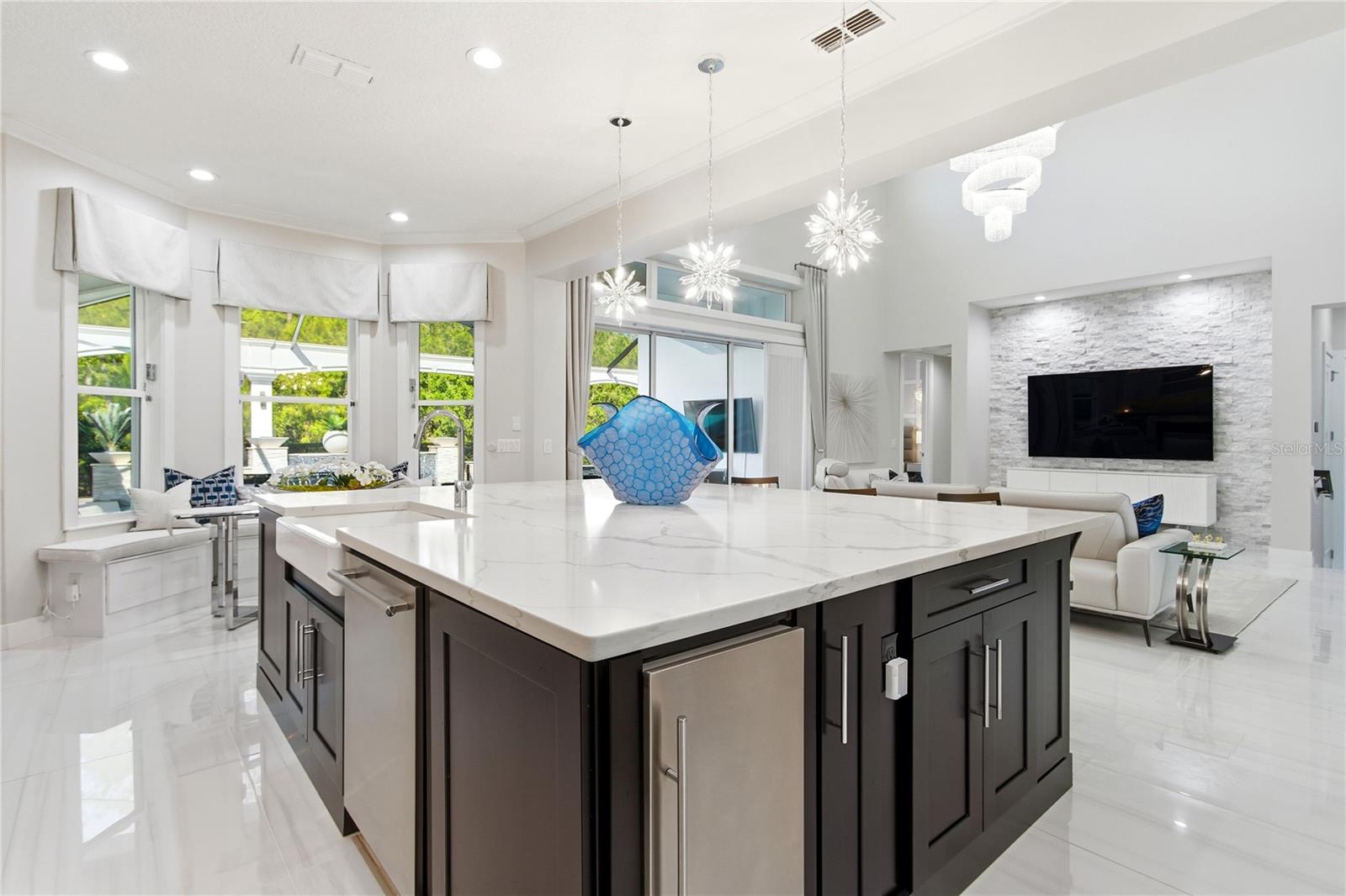 Image 24 of 99 For 12875 Upper Harden Ave