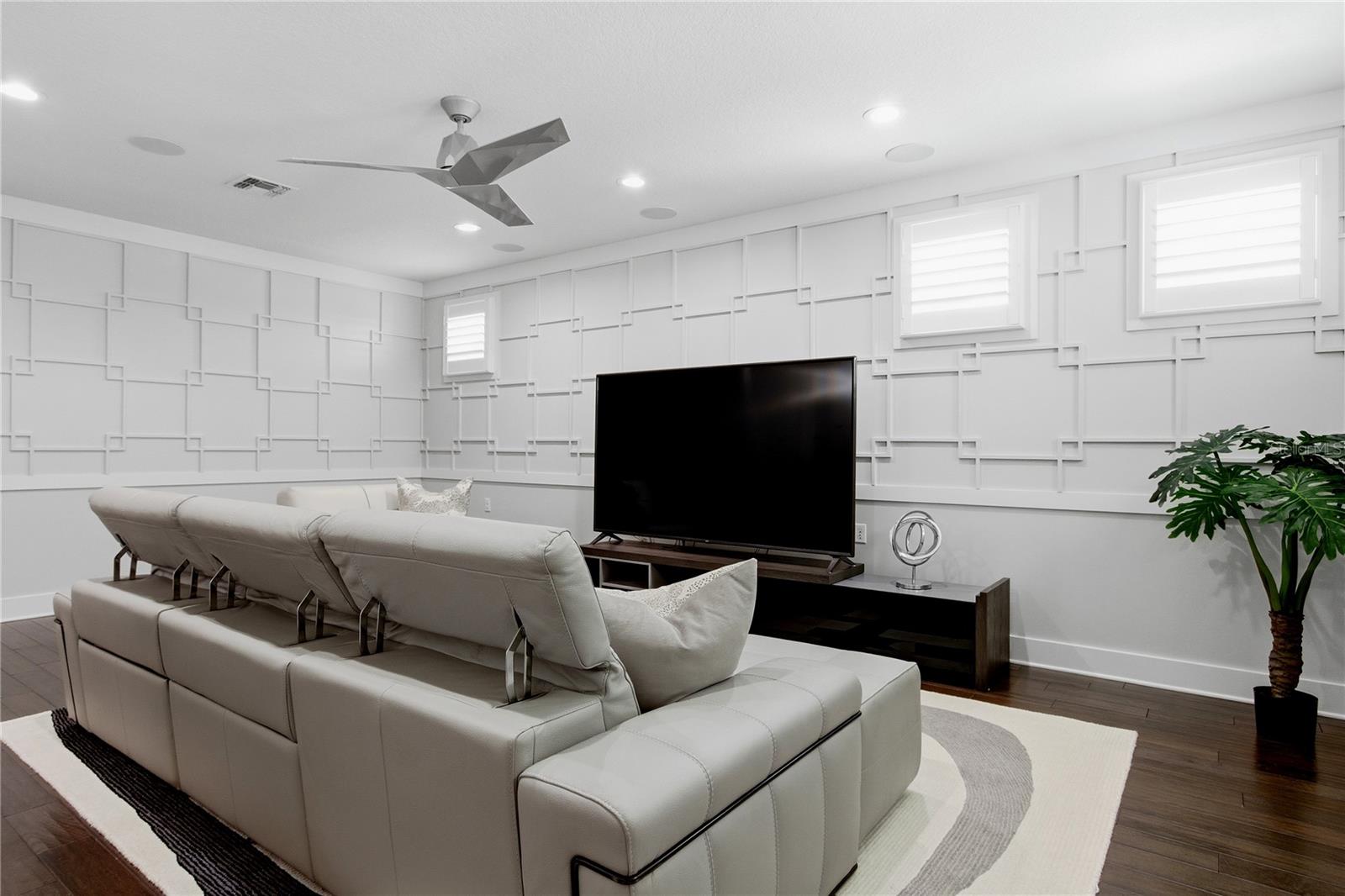 Image 37 of 99 For 12875 Upper Harden Ave