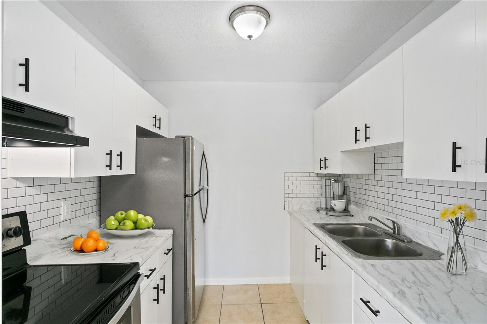 Image 3 of 14 For 2000 15th Court Nw 23