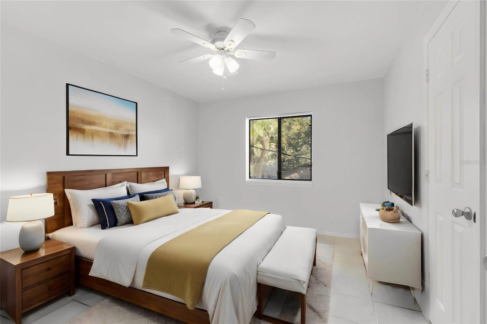 Image 5 of 17 For 1040 Buena Vista Drive 1036