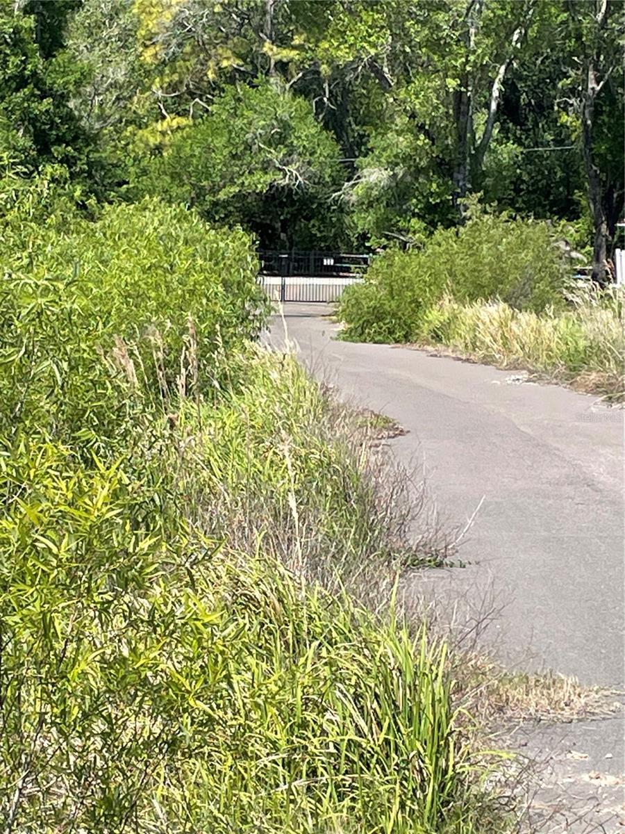 Image 5 of 9 For  Avonwood  