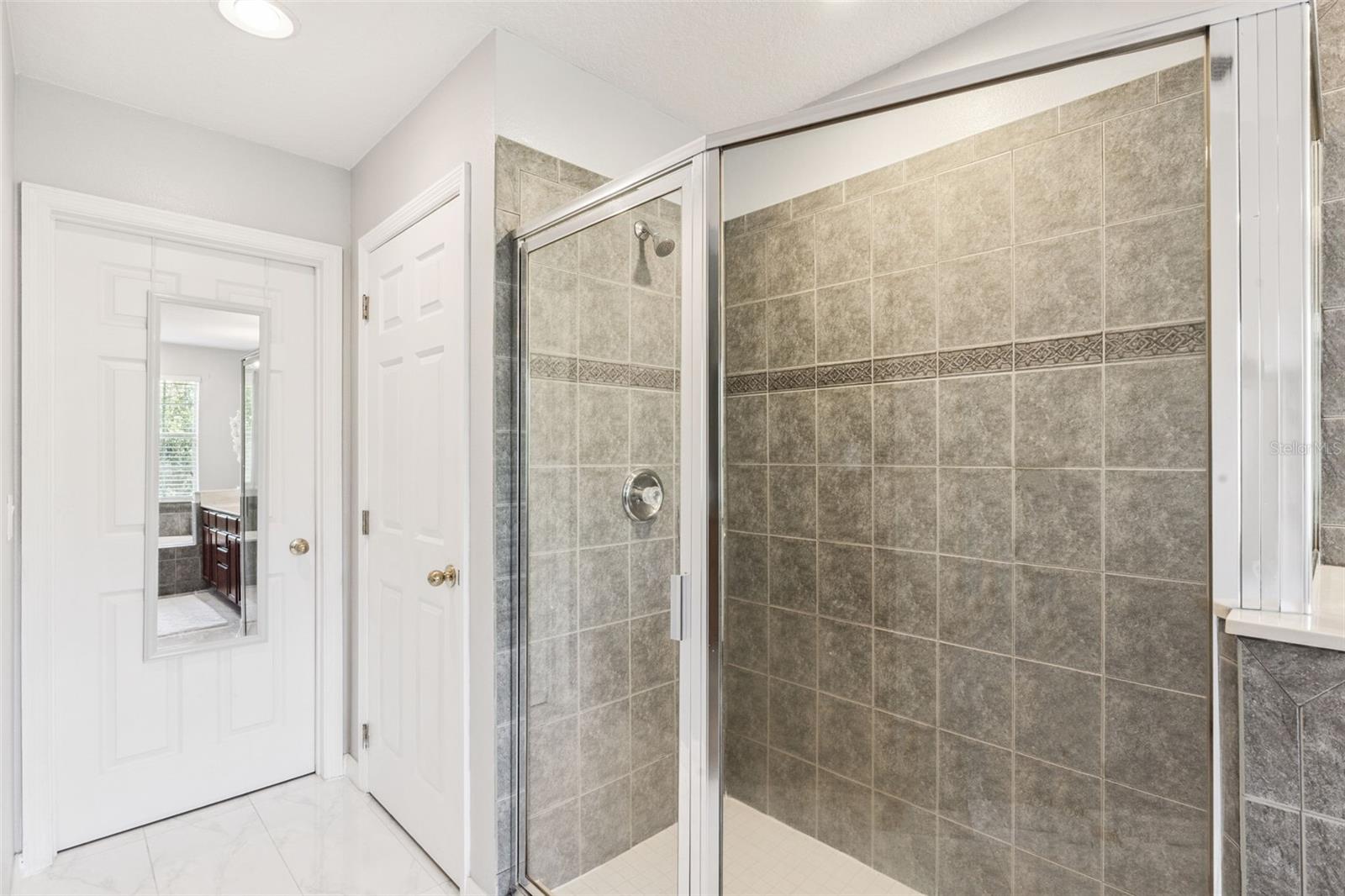 Image 15 of 20 For 7506 Cranes Creek Court 30