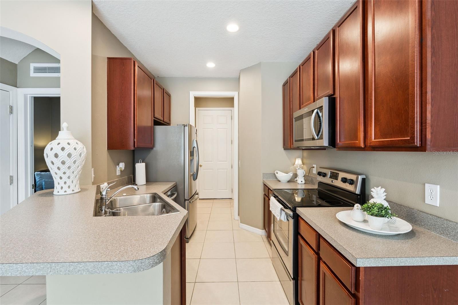 Image 3 of 20 For 7506 Cranes Creek Court 30