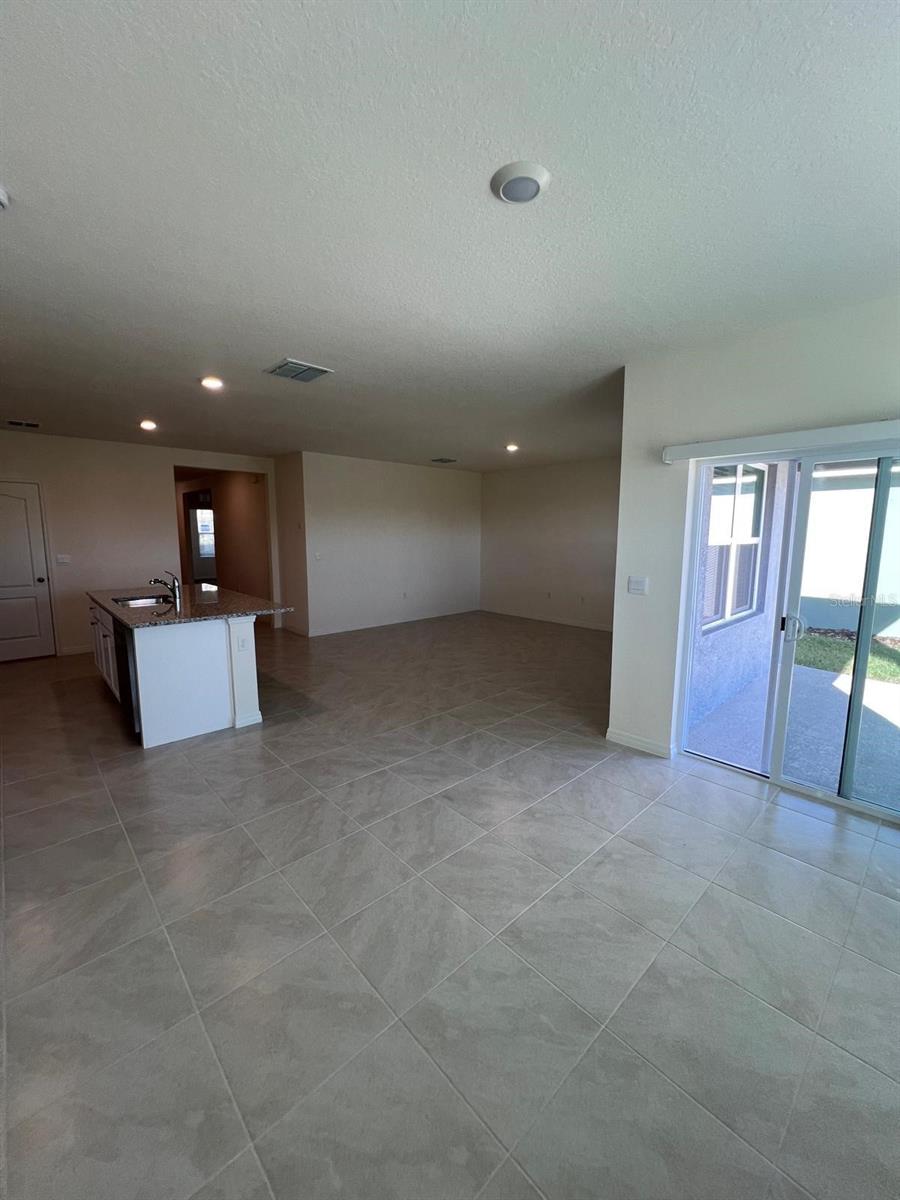 Image 11 of 25 For 631 Park Place Boulevard