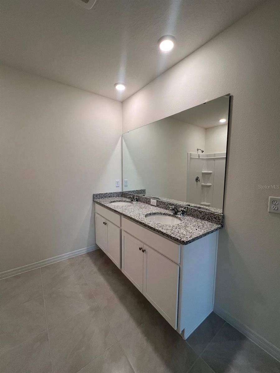 Image 15 of 25 For 631 Park Place Boulevard