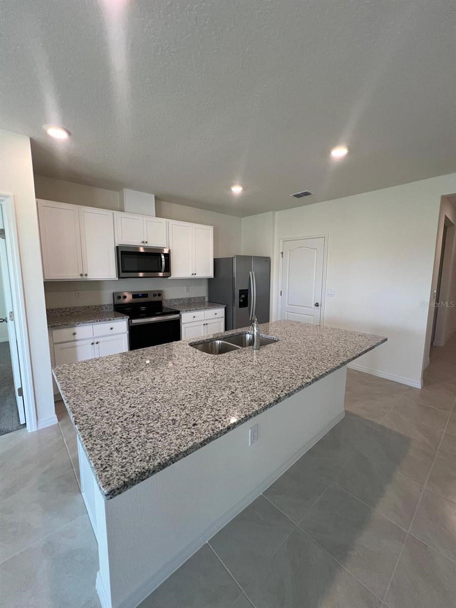 Image 8 of 25 For 631 Park Place Boulevard
